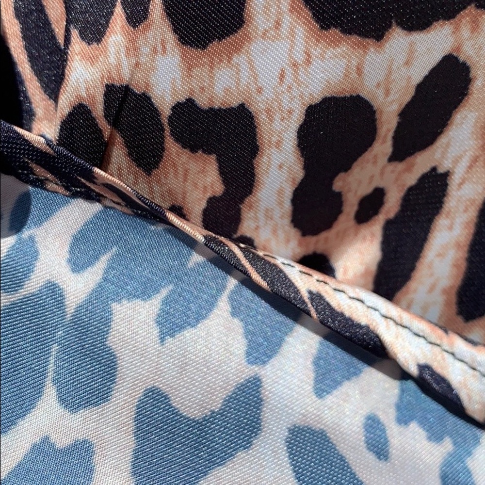 ❌DONATED❌Black Brown Cheetah Print Open Back Detailed Top - Picture 6 of 9